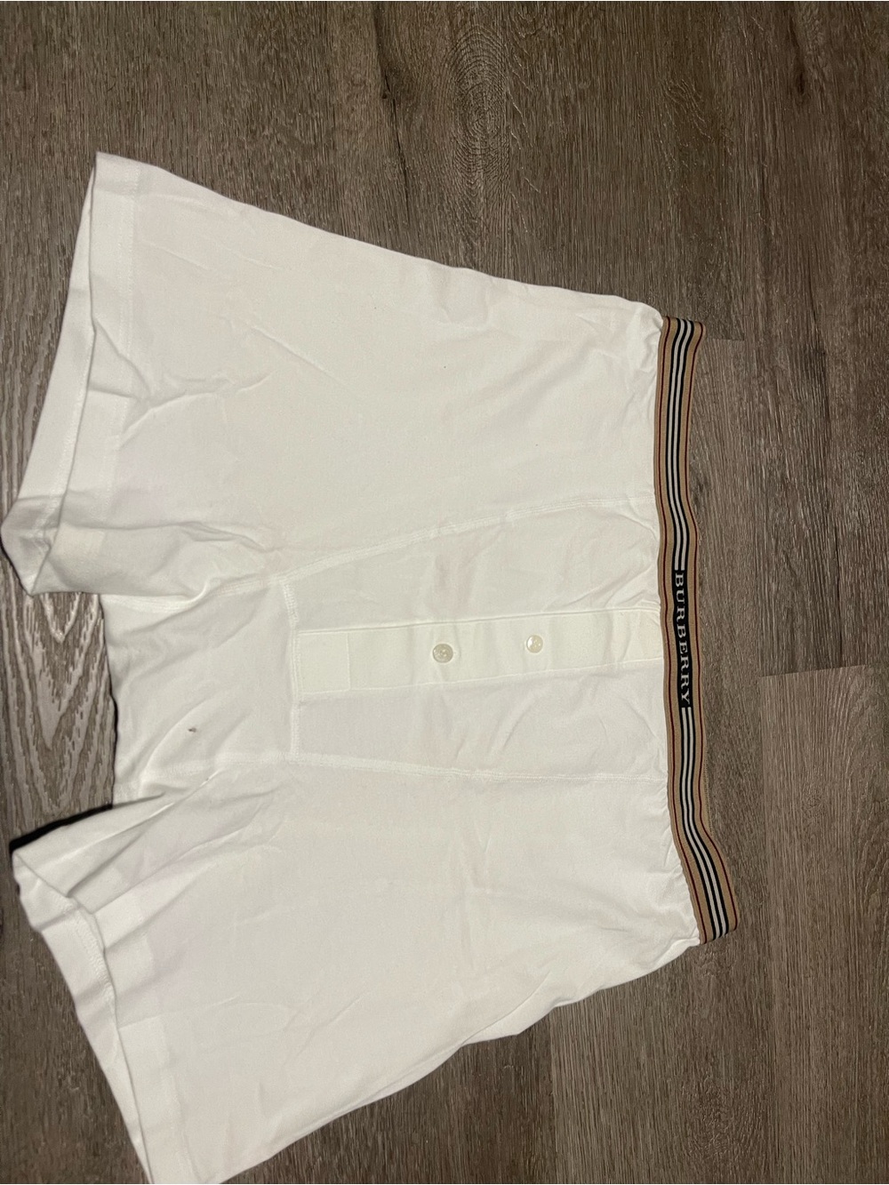 Burberry White Boxer-Style Women’s Shorts with Signature Stripe Waistband